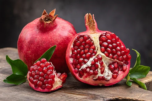 Griechische Säfte, Marmeladen und Melasse aus Granatäpfeln